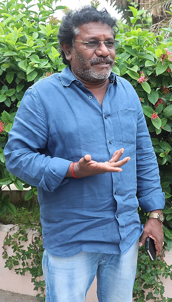 “அ.தி.மு.க நாசமாகப்போனால் எனக்கென்ன?” - கூல் கருணாஸ்!