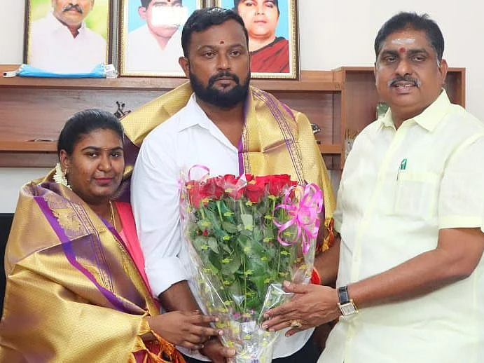 புதுச்சேரி: குற்றப் பின்னணி உள்ளவர்களுடன் நெருக்கம் காட்டும் தலைவர்கள்... பாஜக-வின் பதில் என்ன?!