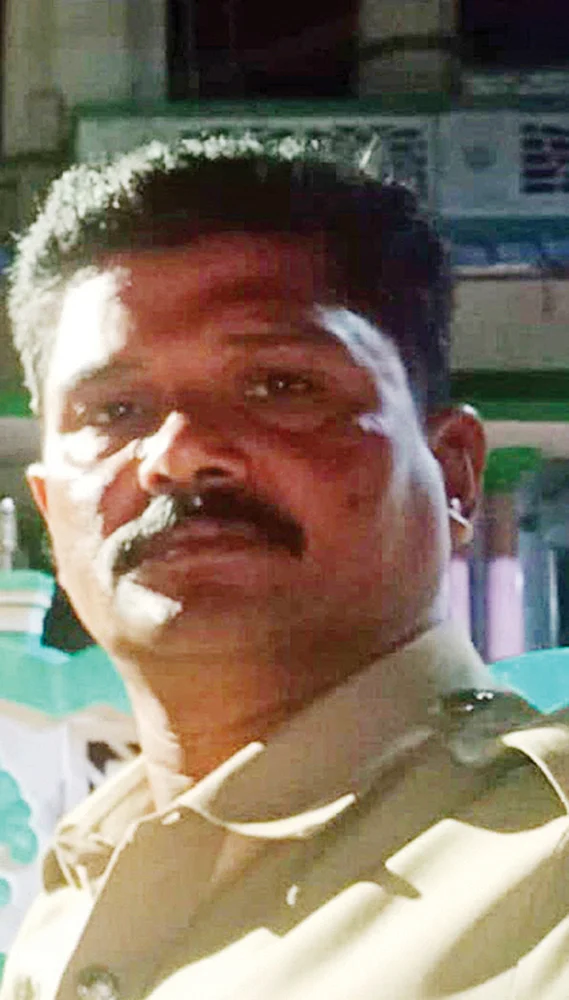 சுரேஷ்