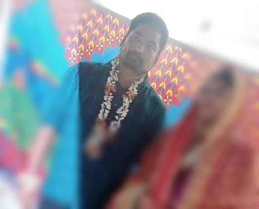 தற்கொலை செய்துகொண்ட ஹஃப்சா கணவருடன்