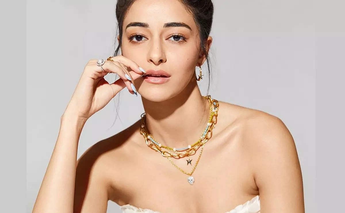 விஜய் தேவரகொண்டா வீட்டு பூஜை; ரைவல் புகைப்படத்தை ட்ரோல் செய்ததால் வருந்தும் அனன்யா பாண்டே