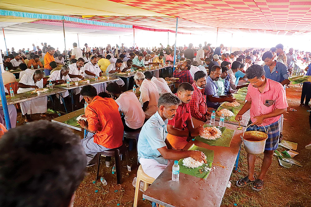 மொய் நோட்டும், ரப்பர் பேண்டும்தான் மிச்சம்!