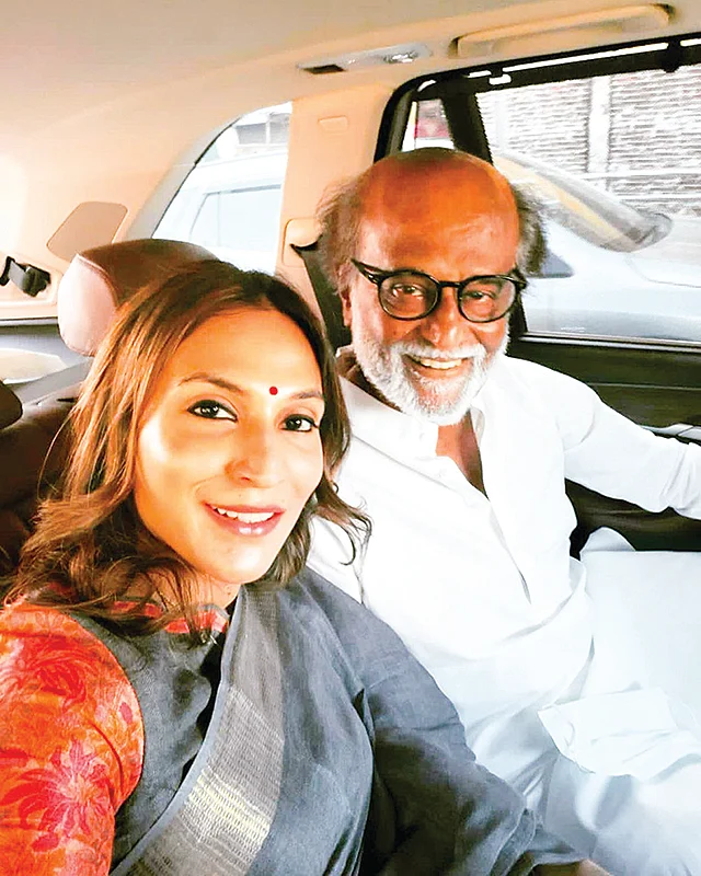 Aishwaryaa Rajinikanth: அப்பாவோடு அவுட்டிங்!