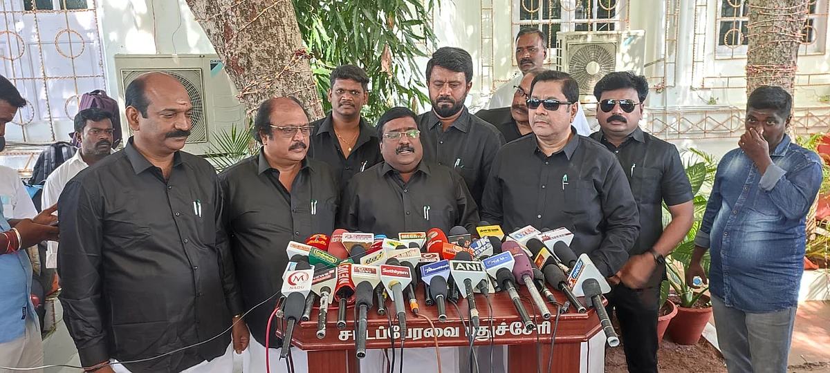 வெளிநடப்பு செய்த தி.மு.க எம்.எல்.ஏ-க்கள்