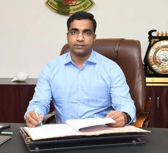 ஆளுநரின் அடுத்த அதிரடித் திட்டம் முதல் உதயகுமாரை நம்பி ஏமாந்தவர்கள் வரை... கழுகார் அப்டேட்ஸ்!
