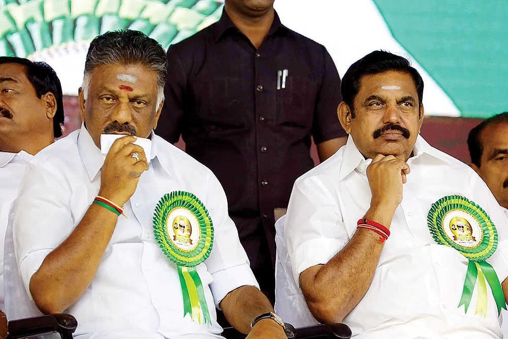 மிஸ்டர் கழுகு: குதிரைப் பேரம் ஸ்டார்ட்ஸ்... ஆள்பிடிக்கும் ஓ.பி.எஸ்... அடக்கி வாசிக்கும் இ.பி.எஸ்!
