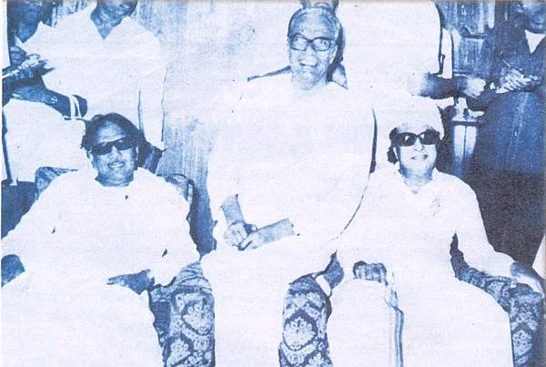 தி.மு.க - அ.தி.மு.க இணைப்பு குறித்து பேச்சுவார்த்தை