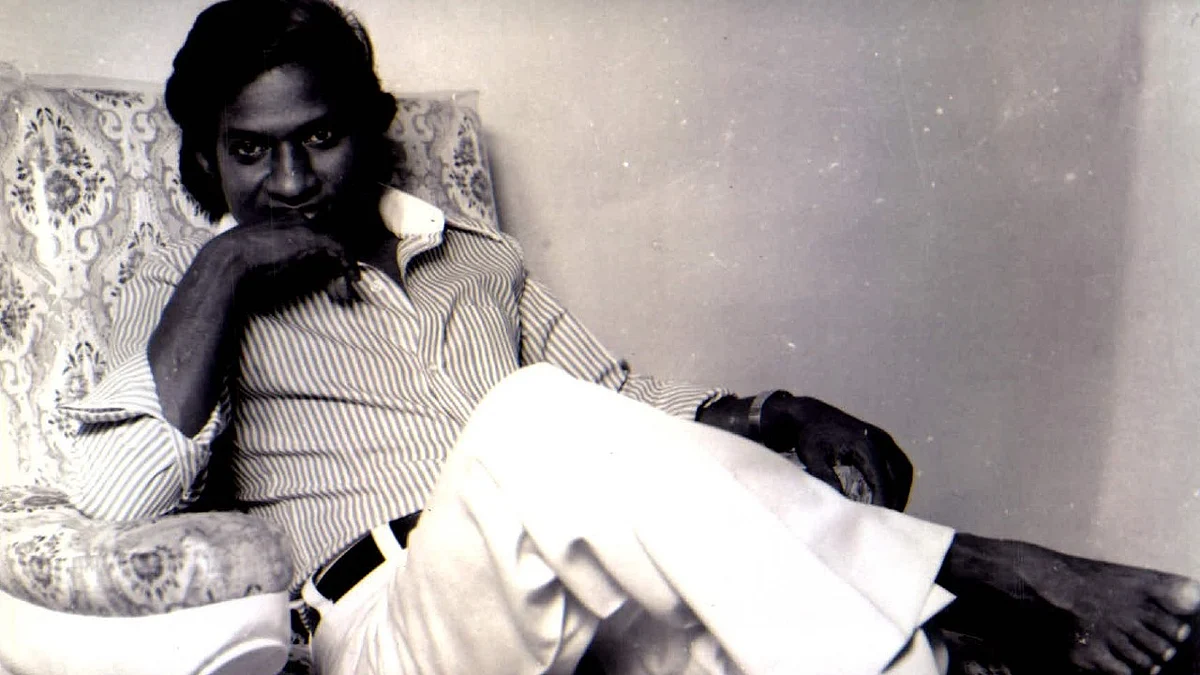 Rajavin Parvaiyil - Ilaiyaraja - 11