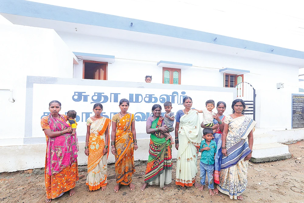 அந்த மூன்று நாள்கள் வீட்டிலிருந்தும் தூரம்... விநோத கிராமம்!