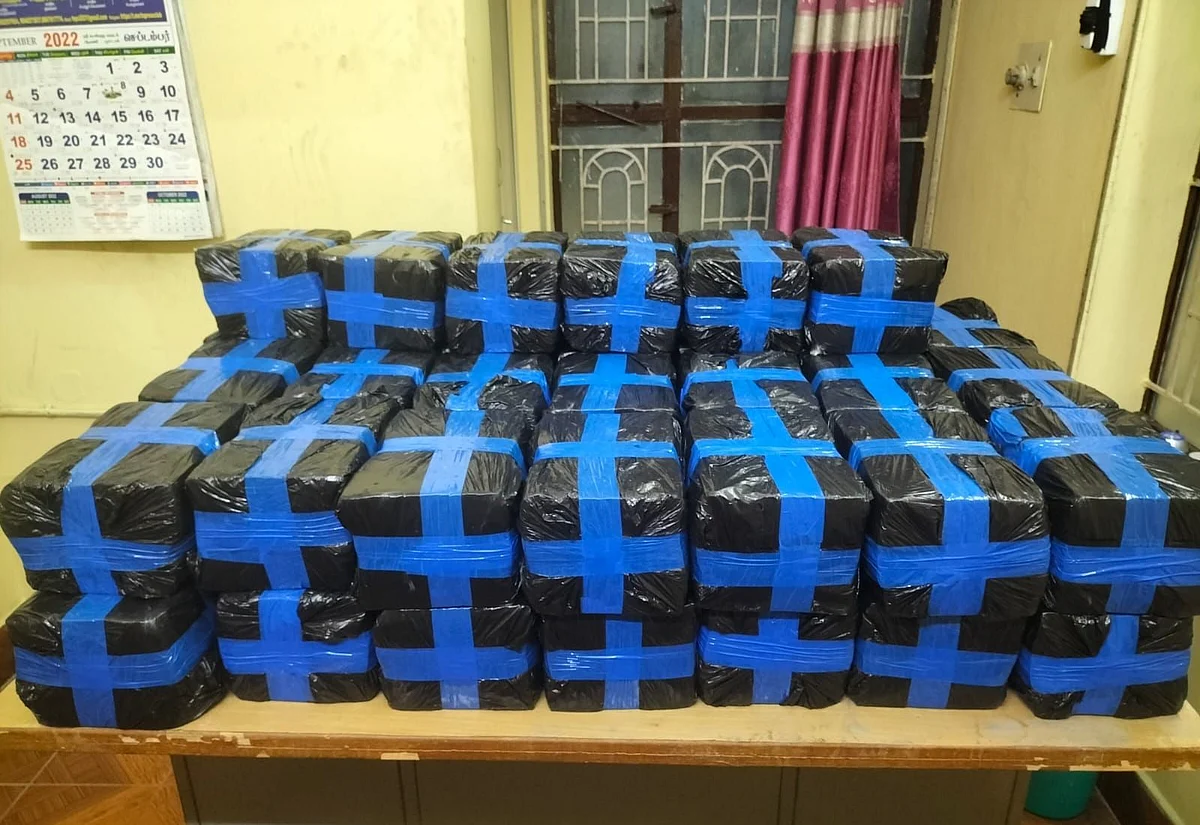 கைப்பற்றப்பட்ட பணப் பண்டல்கள்