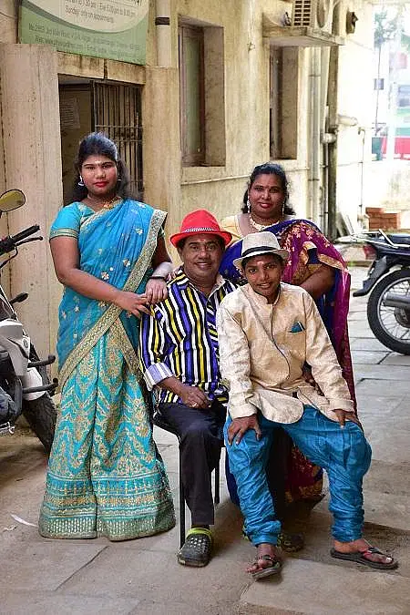 போண்டா மணி குடும்பத்தினர்