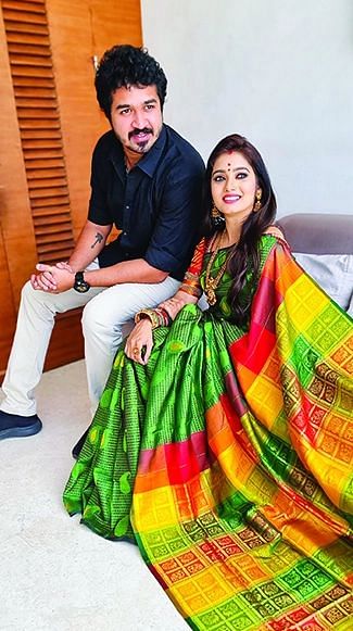 விகடன் TV: “கோலம் போட்டது கூட நீங்கதானாமேன்னு கலாய்ச்சிருக்காங்க!”