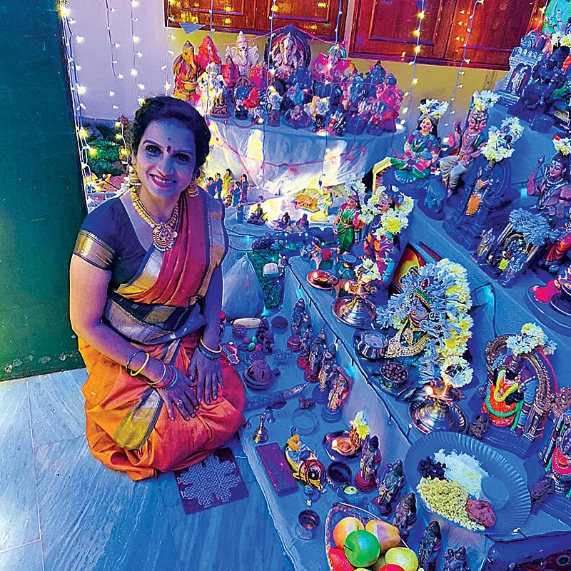 கொலு தீம், நைவேத்தியம், ரிட்டர்ன் கிஃப்ட், ஷாப்பிங்... பிரபலங்களின் நவராத்திரி கொண்டாட்டம்!