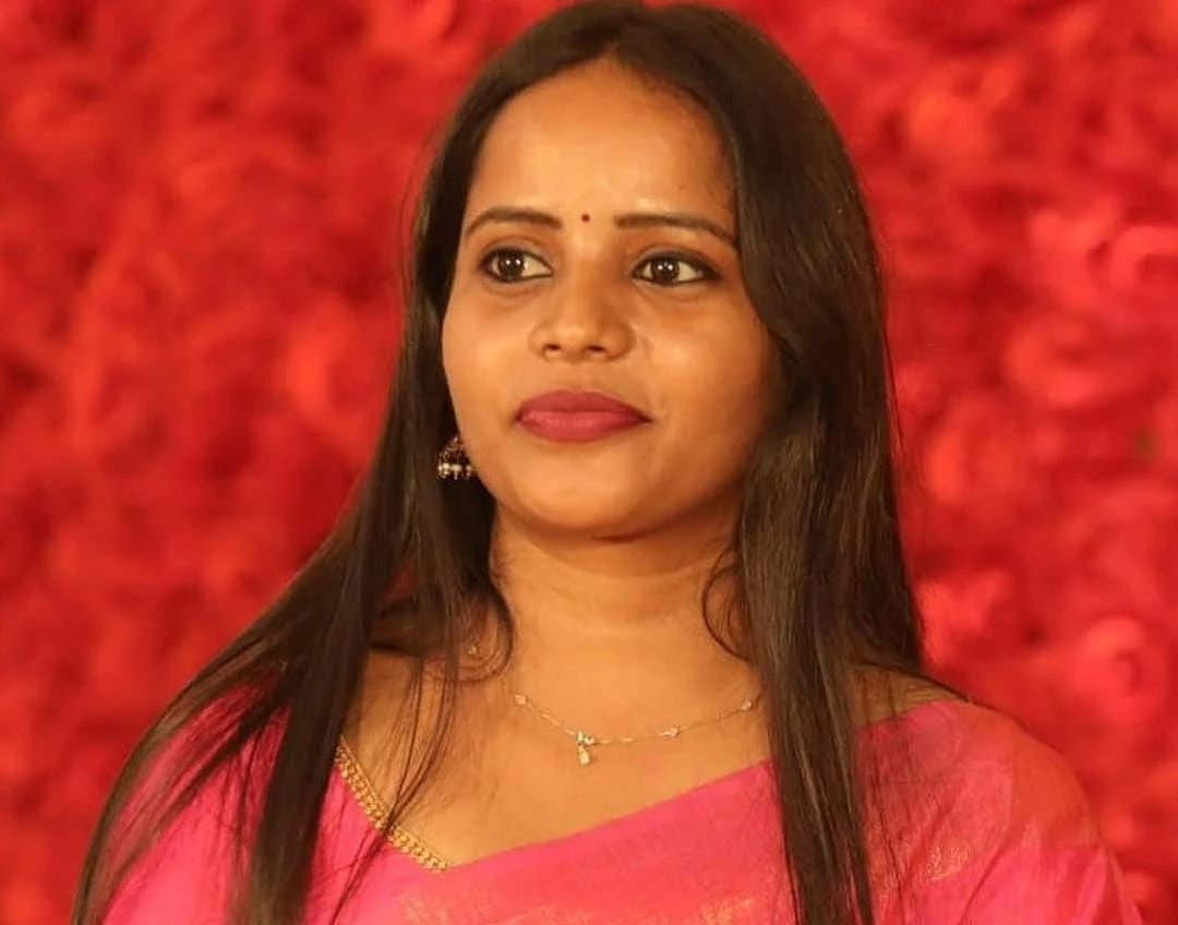 நடிகை பவுலின்