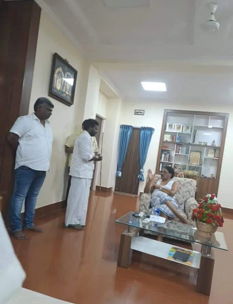 அடாவடி அமைச்சர்கள்... அதிகாரத் திமிர்... அடக்குவாரா முதல்வர்?