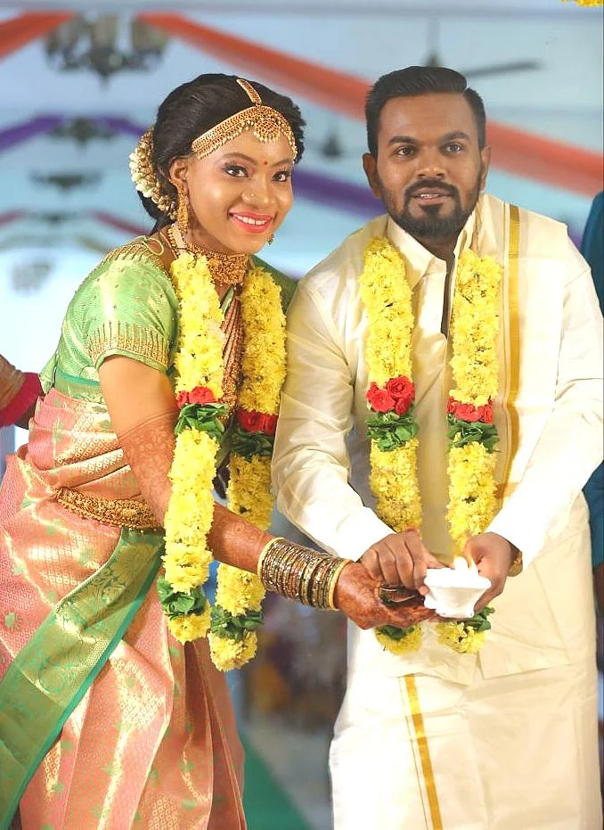 மணக்கோலத்தில்...