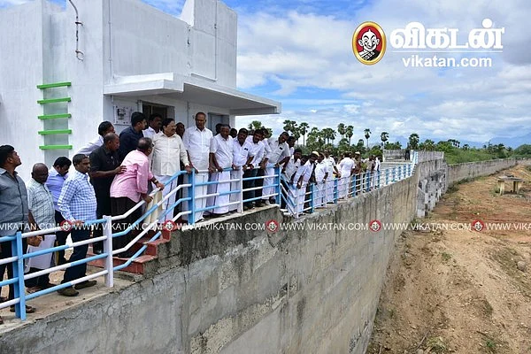 தடுப்பணையில் ஆய்வு