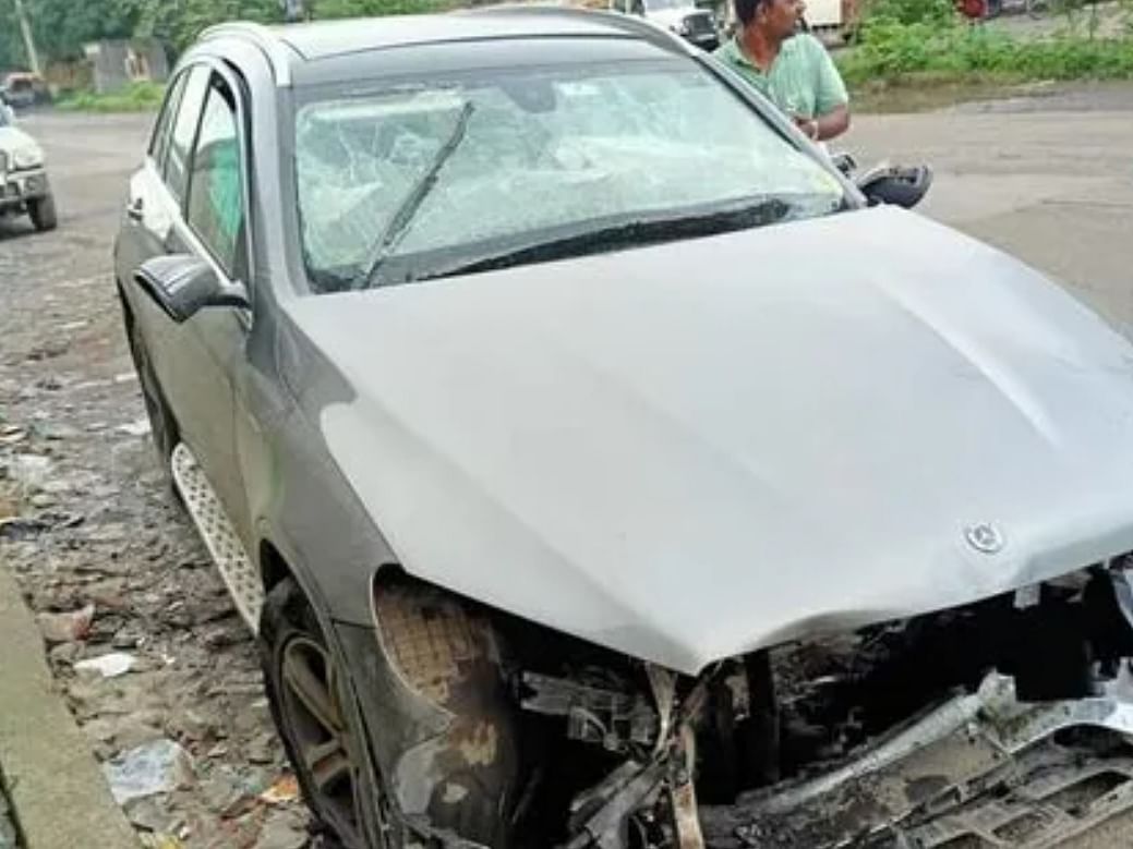 TATA முன்னாள் சேர்மன் சைரஸ் மிஸ்ட்ரி விபத்து: காஸ்ட்லியான பென்ஸ் காராக இருந்தாலும் உயிர் போகுமா?