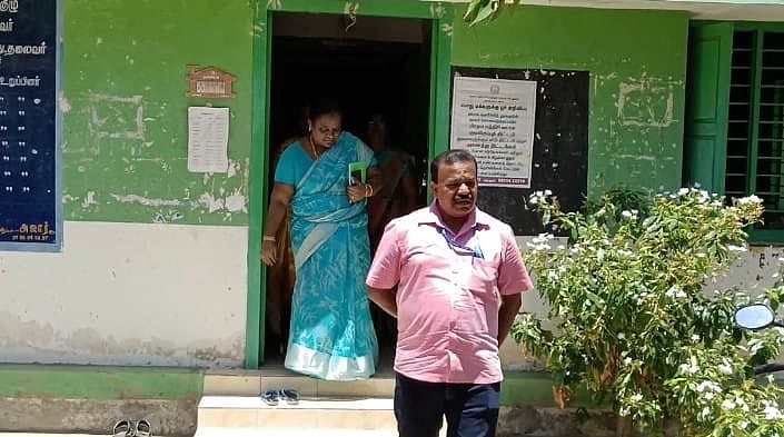 ``சாதிரீதியா பாகுபாடு பார்க்குறாங்க?!