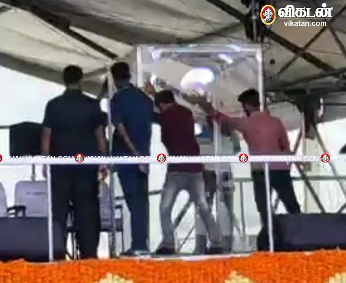 கூண்டை அகற்றிய பாதுகாப்பு படையினர்
