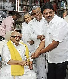 `அவர் சட்டமன்றம் போன பிறகுதான் எங்க கிராமத்துல பள்ளிக்கூடம் வந்தது’ - சேடப்பட்டியார் குறித்து மக்கள்