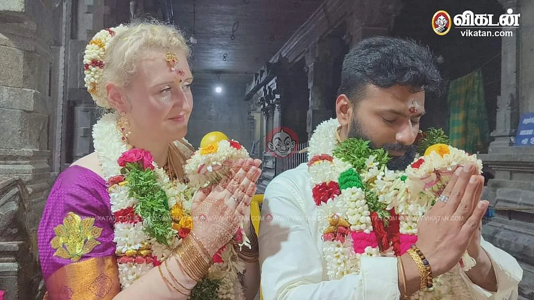 ராமேஸ்வரம் ராமநாத சுவாமி கோயிலில் மணமக்கள் சாமி தரிசனம்