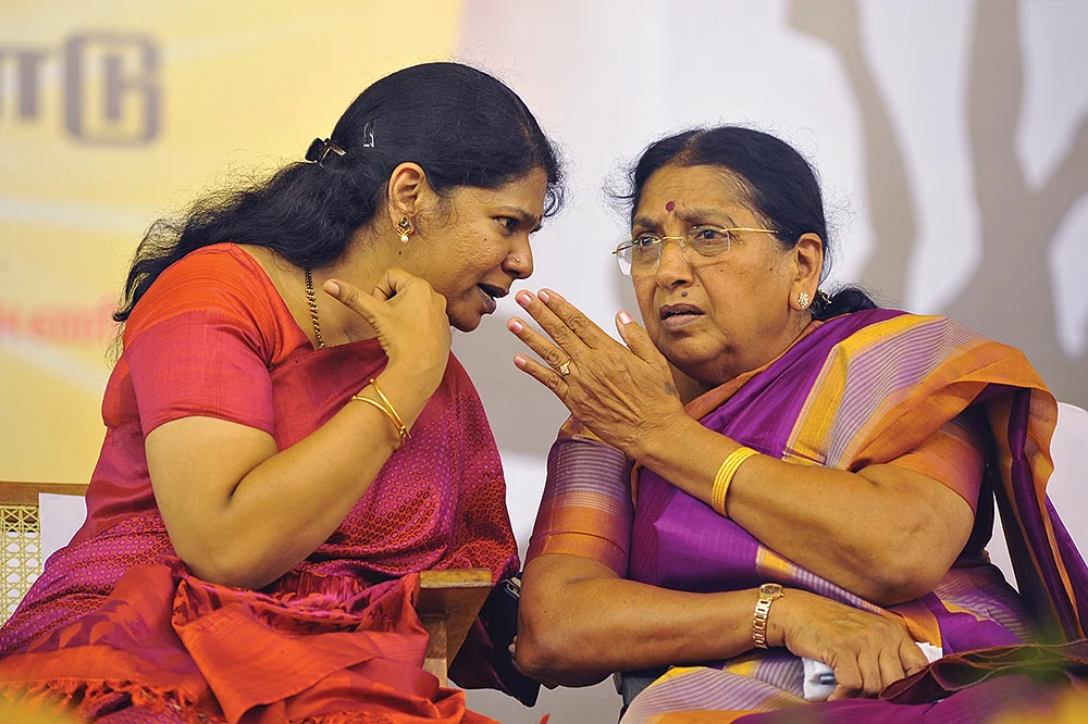 மிஸ்டர் கழுகு: டெல்லியுடன் சமரசம்... இறங்கிவந்த எடப்பாடி!