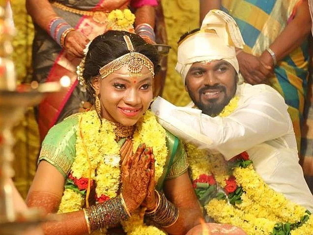 நைஜீரிய பெண்ணுக்கு மணமாலை சூடிய தமிழக இளைஞர்; கண்டம் விட்டு கண்டம் ஒரு காதல் கதை!