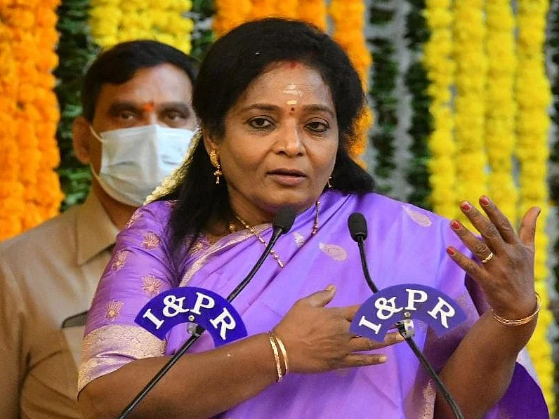 தெலங்கானா: ``நான் பெண் என்பதாலேயே பாரபட்சம் காட்டுகிறார்கள்!” – கவர்னர் தமிழிசை