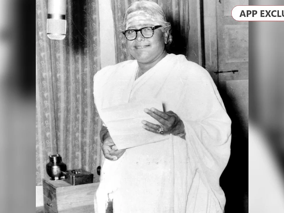 'கலைதான் என்னைக் காப்பாற்றுகிறது!’ - லட்ச ரூபாய் நட்சத்திரம்' கே.பி.சுந்தராம்பாள் #AppExclusive