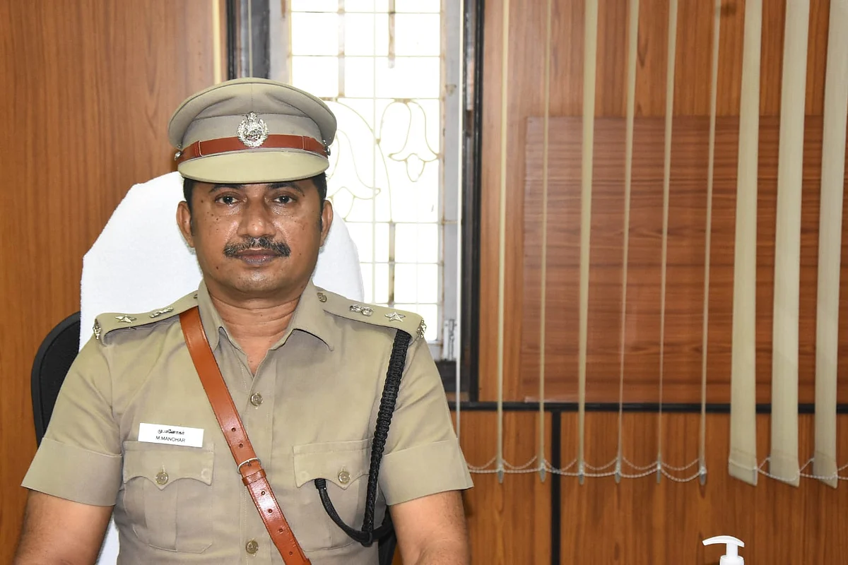 எஸ்.பி.மனோகர்