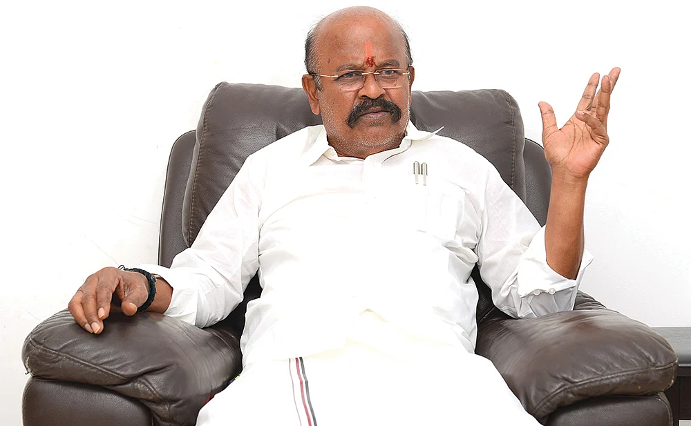 ஐந்தாண்டு ஆட்சியை தி.மு.க நிறைவு செய்யாது! - பொள்ளாச்சி ஜெயராமன் ஆரூடம்