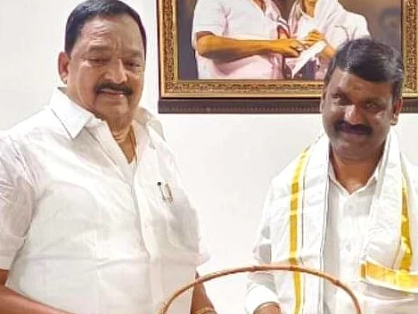 ஆர்.காந்தி - ஏ.வி.சாரதி