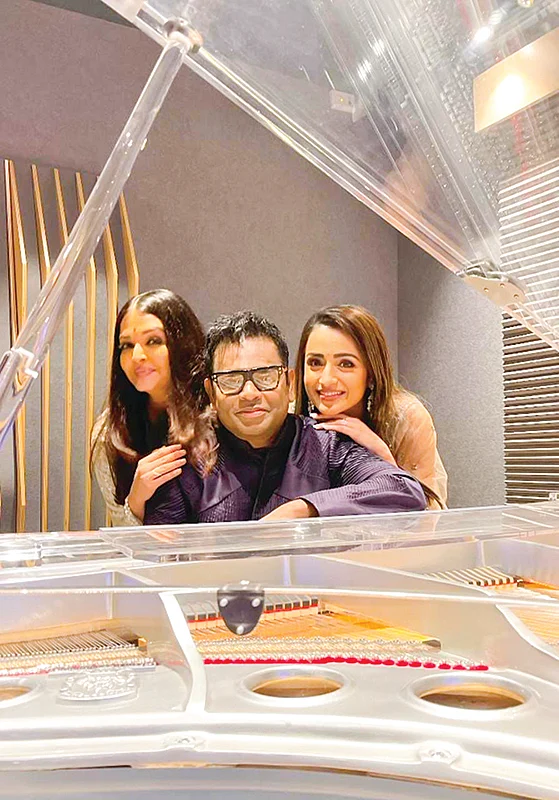 Trisha: பொன்னியின் செல்வங்கள்!