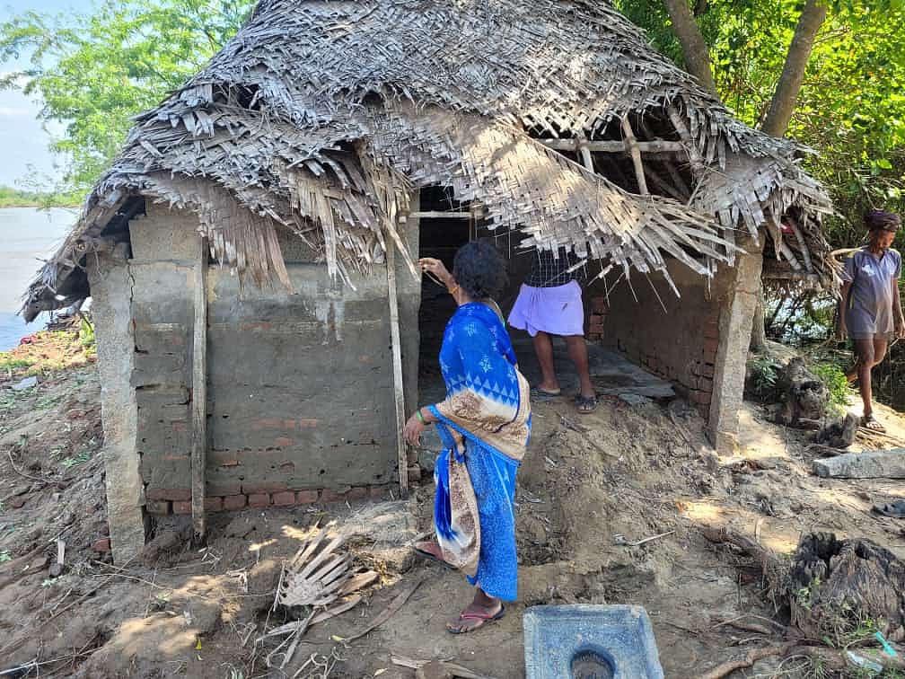 ``எங்க கிராமங்களும் கொள்ளிடம் வெள்ளத்துல அழிந்து போய்டுமோ..!