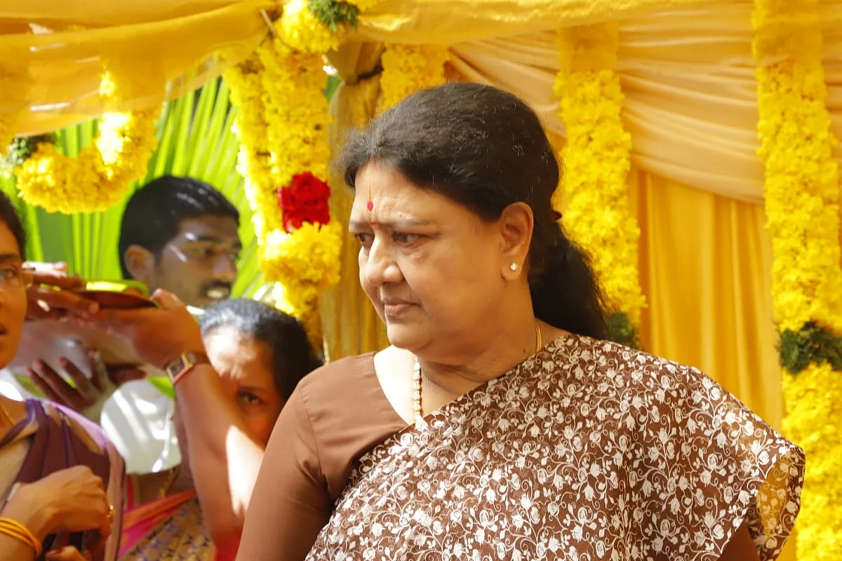 சசிகலா