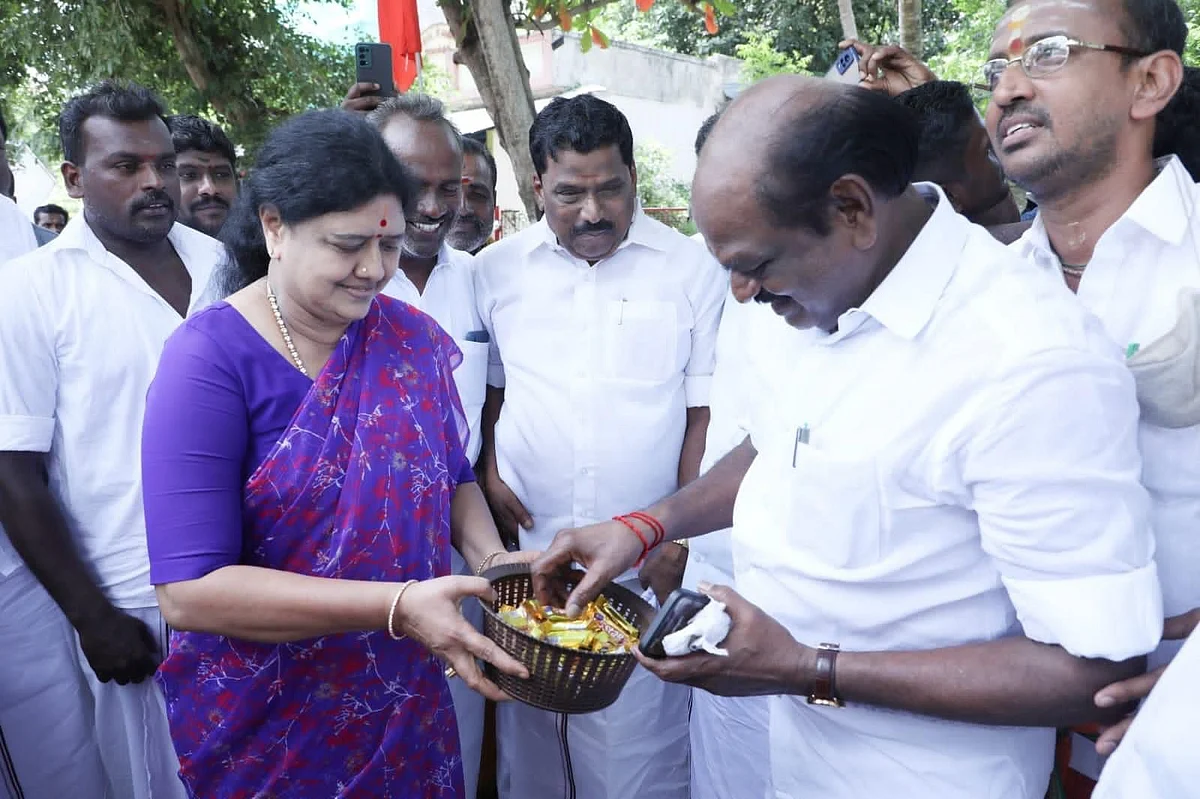 சசிகலா