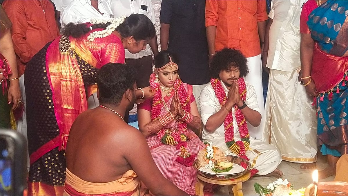 `பணம், புகழ் எதுவும் இல்லாதபோதே என்னை நேசித்தவர்'- காதலியைக் கரம்பிடித்த `குக்கு வித் கோமாளி' புகழ்!