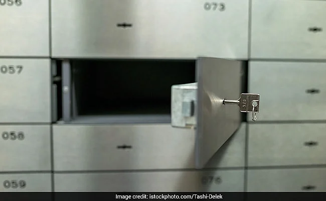 வங்கியில் லாக்கர் திறப்பு