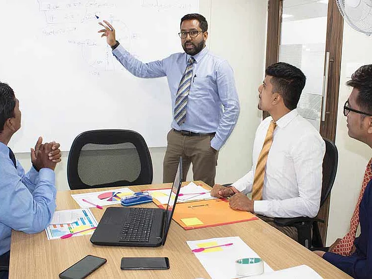 அலுவலகக் கூட்டங்கள்... வெட்டி மீட்டிங்கா, வெற்றிகரமான மீட்டிங்கா..?