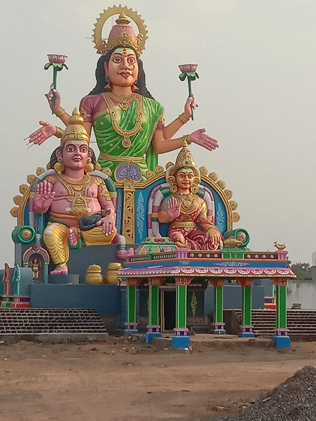 அரக்கோணம் ஸ்ரீலட்சுமி குபேரர் ஆலயம்