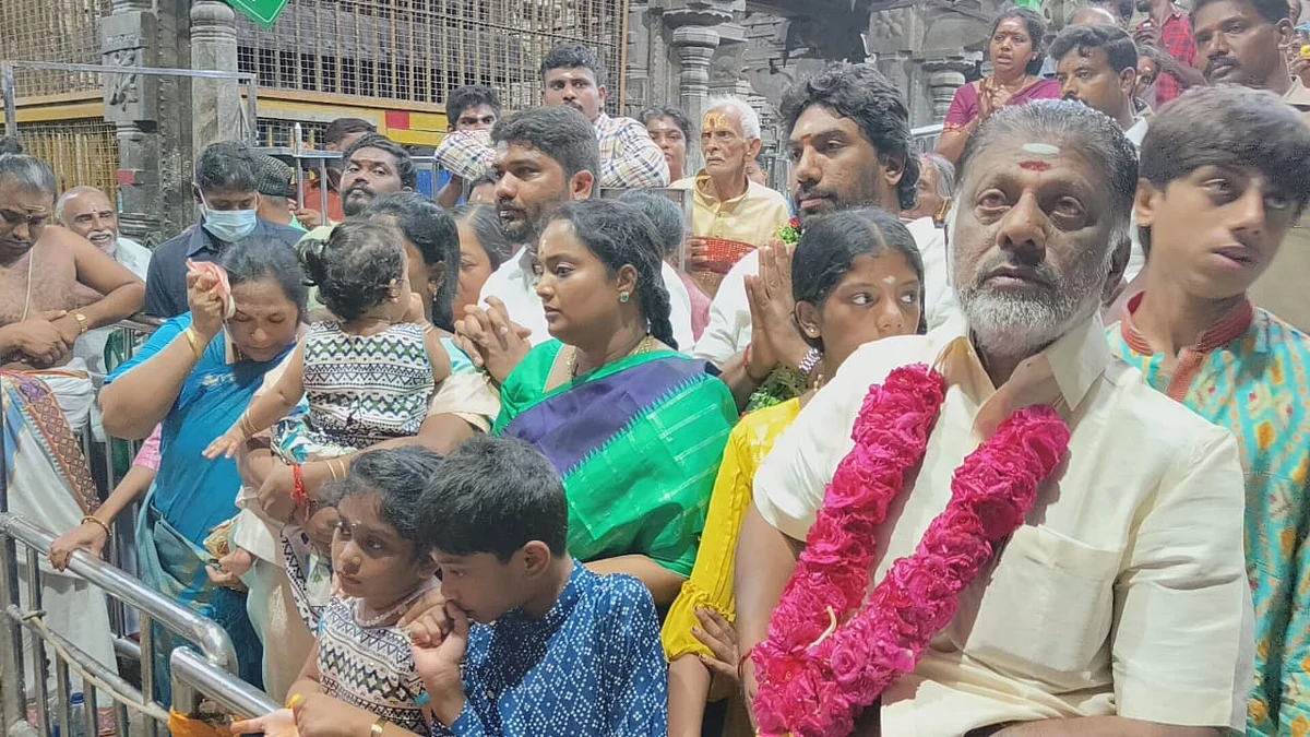 குடும்பத்துடன் ஓபிஎஸ்