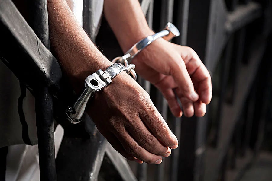 மும்பை: ஜாலிக்காக ஆட்டோ திருட்டு; சவாரி செய்து இன்ஸ்டாவில் பதிவு - சிறுவன் உட்பட இருவர் கைது!