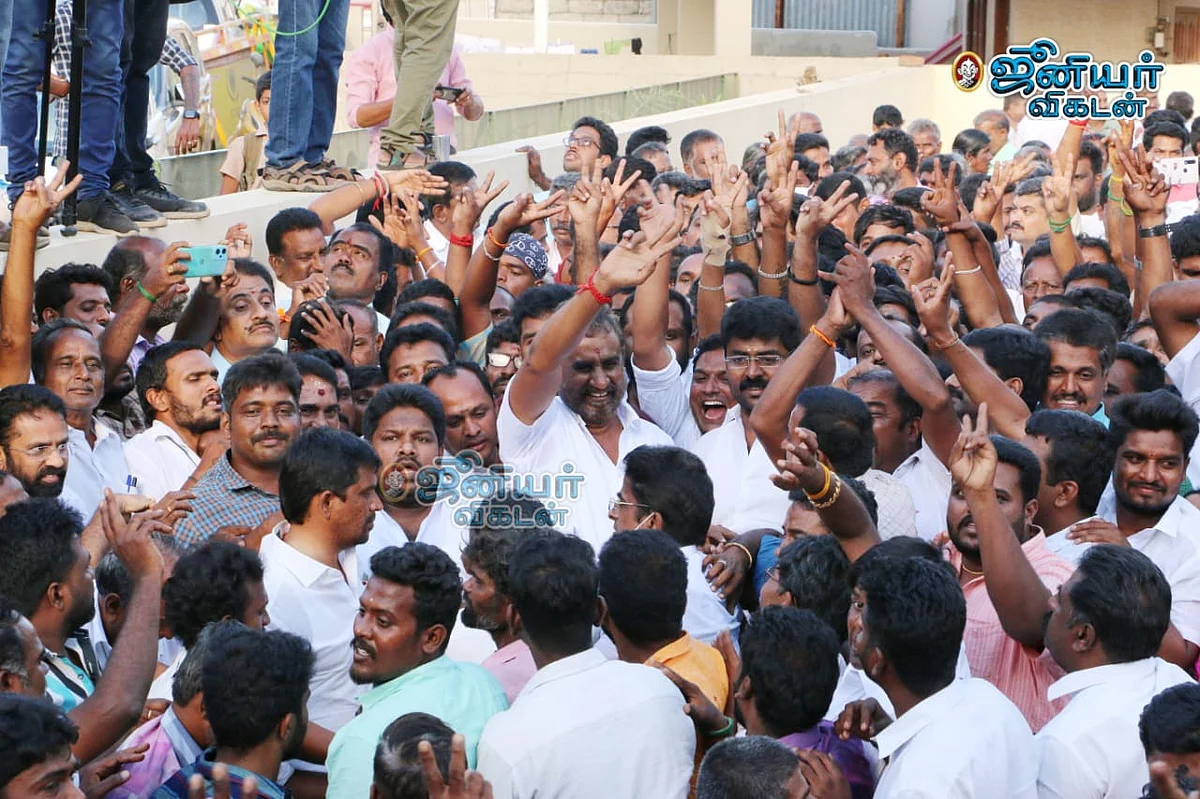 வேலுமணி
