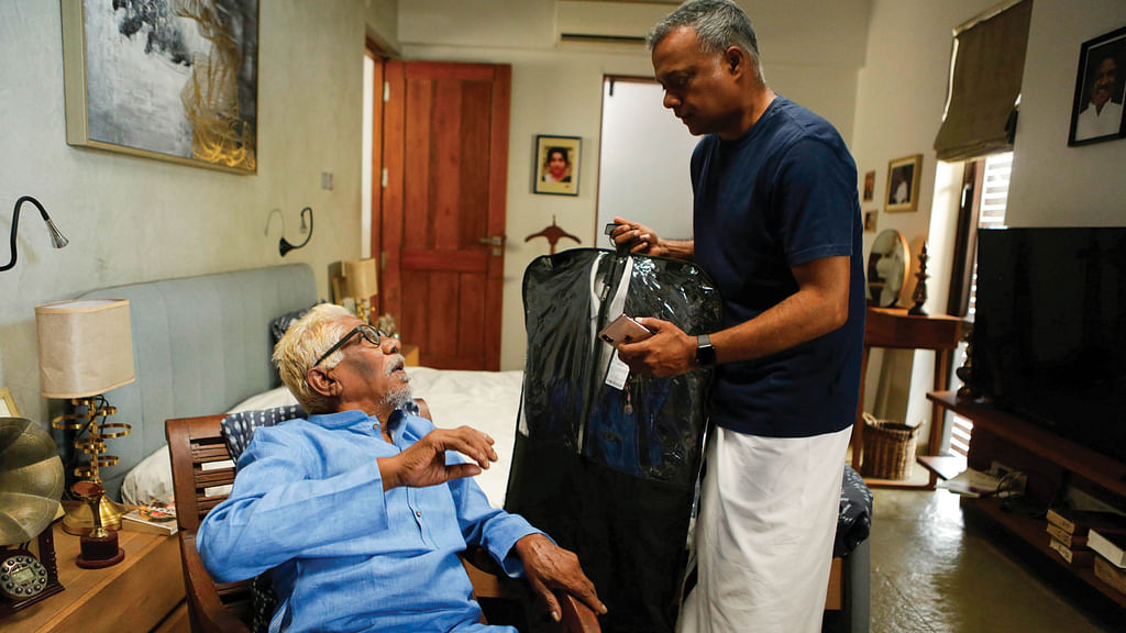 கருமேகங்கள் கலைகின்றன படத்தில்...