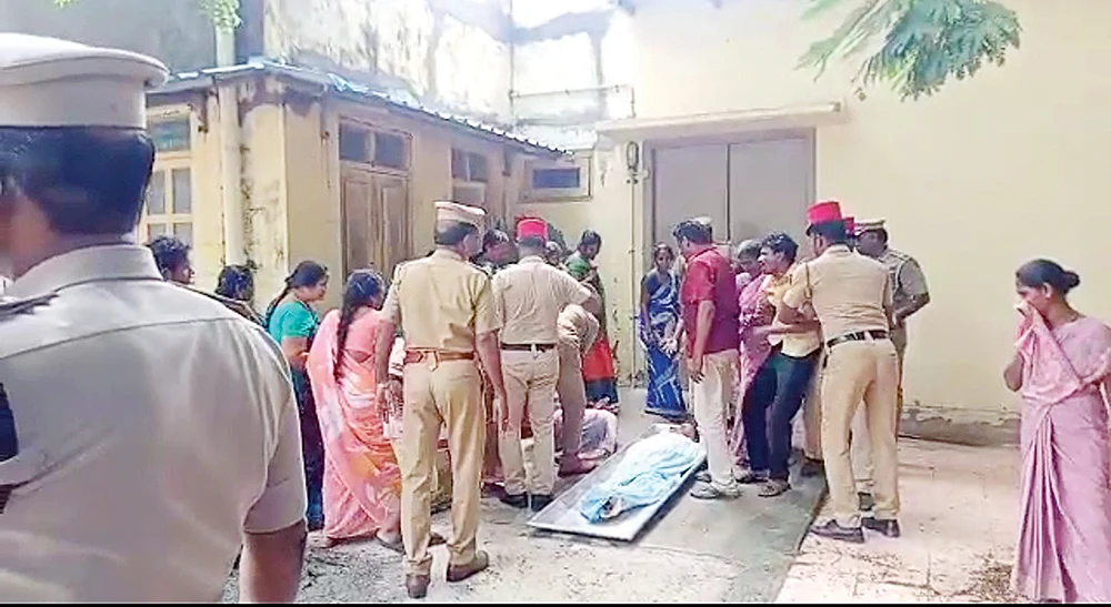 “இப்படியே எல்லாரையும் கொன்னுடுவாங்களா அந்தம்மா?” - கதறும் பள்ளிச் சிறுவனின் தாய்!