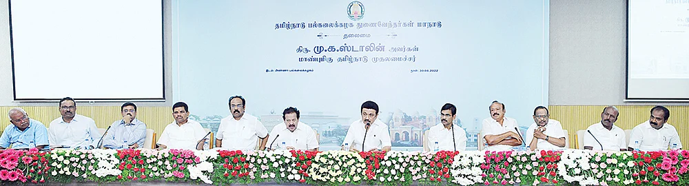 ஆளுநரை அடக்க வழி தெரியாமல்... துணைவேந்தர்களை துன்புறுத்துகிறதா அரசு?
