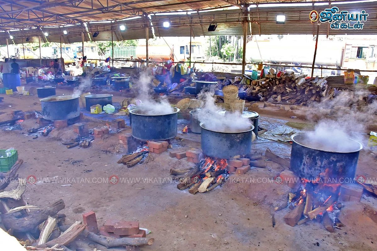 மதுரை: பிரமாண்ட கறி விருந்து; 50 மொய் கவுன்ட்டர்கள்... இது அமைச்சர் மூர்த்தி வீட்டு விசேஷம்!