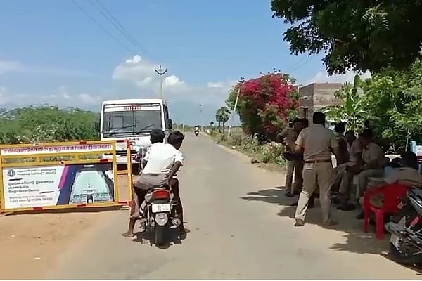 போலீஸ் பாதுகாப்பு