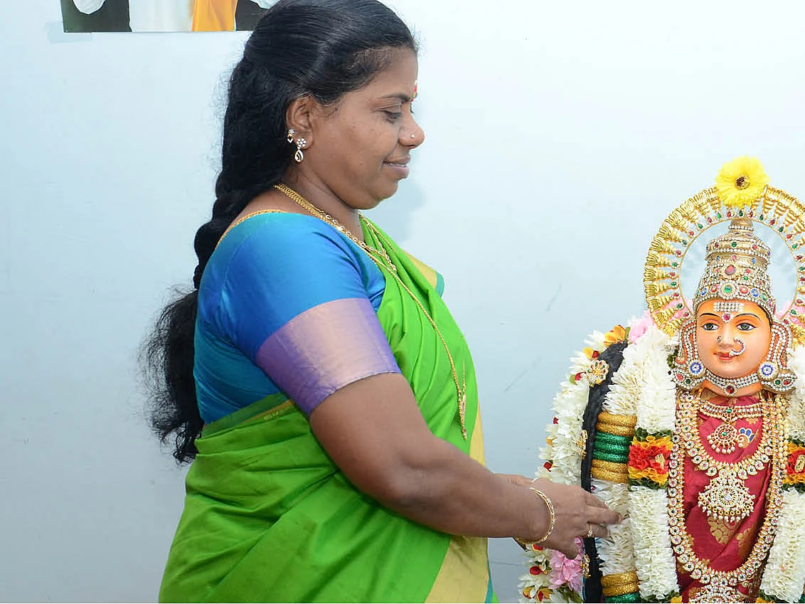 ‘வைரல்’ ஆன ‘ஒன்பது அம்மன்!’ - அலங்காரத்தில் அசத்தும் மேலகரம் பாலசந்திரா